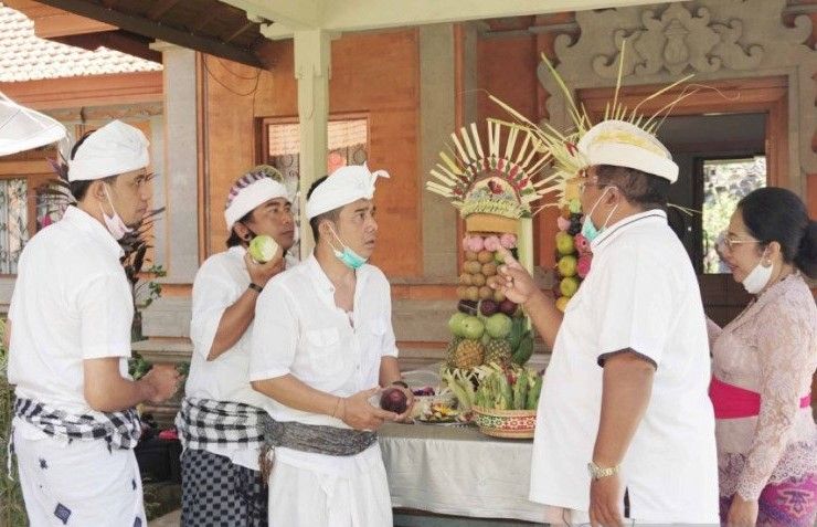 podiumnews.com-Bupati Buleleng Gandeng Youtuber Promosikan Buah Lokal